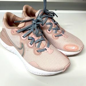 Nike Renew size 7